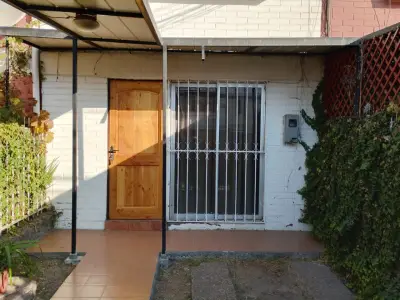 Arriendo acogedora casa a un costado del estadio monumental