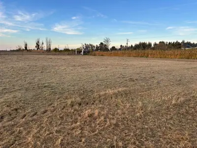 Parcela de 5.300 m² a 10 minutos de las rastras